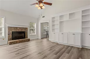 895 Scenic Lake Dr, Lawrenceville, GA 30045 - Photo 17