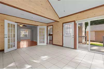 895 Scenic Lake Drive, Lawrenceville, GA 30045 - Photo 23