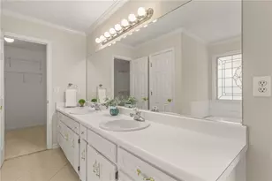 895 Scenic Lake Dr, Lawrenceville, GA 30045 - Photo 29