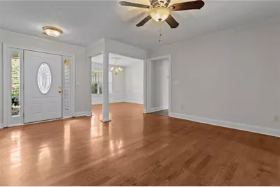 895 Scenic Lake Drive, Lawrenceville, GA 30045 - Photo 9