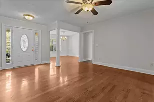 895 Scenic Lake Dr, Lawrenceville, GA 30045 - Photo 9