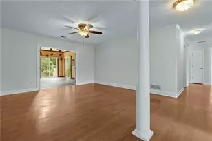 895 Scenic Lake Dr, Lawrenceville, GA 30045 - Photo 7