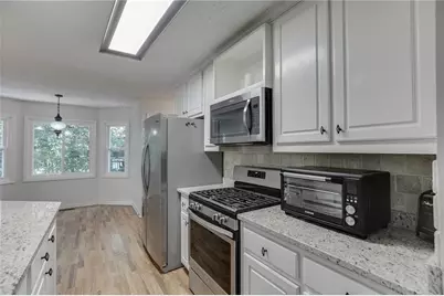 6447 Ivy Springs Drive, Flowery Branch, GA 30542 - Photo 19