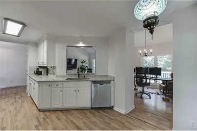6447 Ivy Springs Drive, Flowery Branch, GA 30542 - Photo 13