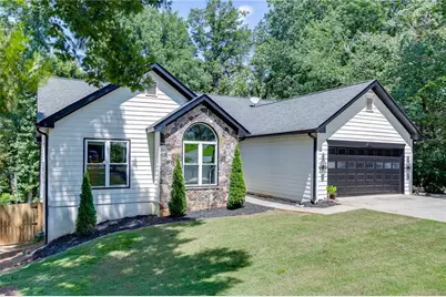 6447 Ivy Springs Drive, Flowery Branch, GA 30542 - Photo 3