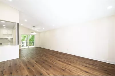 10175 Old Woodland Entry NE, Johns Creek, GA 30022 - Photo 5