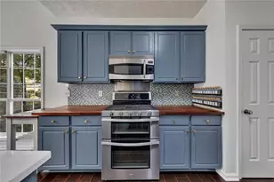 7211 Meadow Gate Way, Woodstock, GA 30189 - Photo 11