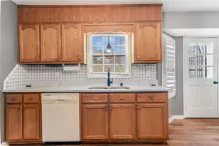 1349 Ashbrook Dr, Lawrenceville, GA 30043 - Photo 13