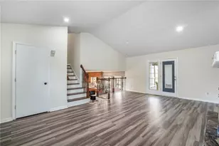 1349 Ashbrook Dr, Lawrenceville, GA 30043 - Photo 5