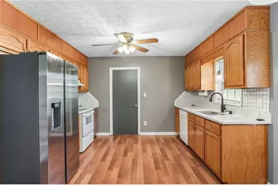 1349 Ashbrook Drive, Lawrenceville, GA 30043 - Photo 11