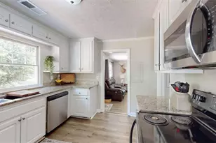 186 S Forest Ave S, Social Circle, GA 30025 - Photo 13