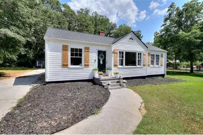 186 S Forest Avenue S, Social Circle, GA 30025 - Photo 3