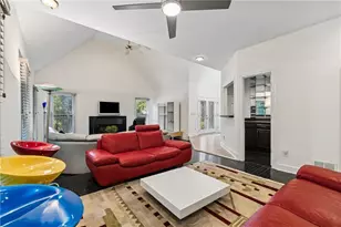 210 Wessex Ct, Sandy Springs, GA 30328 - Photo 9