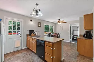 877 King Dr, Conyers, GA 30094 - Photo 11