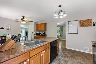 877 King Drive, Conyers, GA 30094 - Photo 13