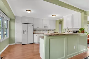 4646 Countryside Dr, Flowery Branch, GA 30542 - Photo 11