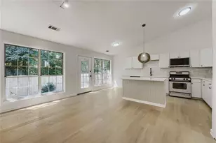 1090 Avalon Dr, Lawrenceville, GA 30044 - Photo 5