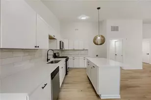 1090 Avalon Dr, Lawrenceville, GA 30044 - Photo 9