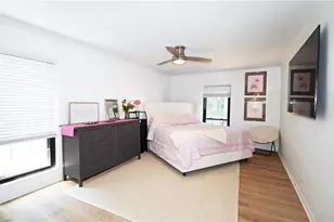 6851 Roswell Road NE, Sandy Springs, GA 30328 - Photo 15