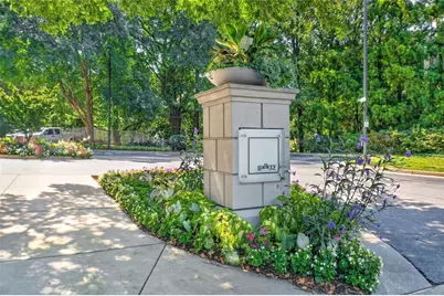 2795 Peachtree Road NE #802, Atlanta, GA 30305 - Photo 3