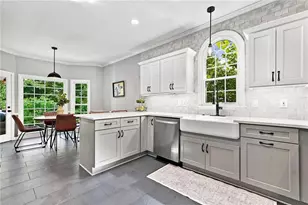 340 S Satinwood Pl, Roswell, GA 30076 - Photo 11