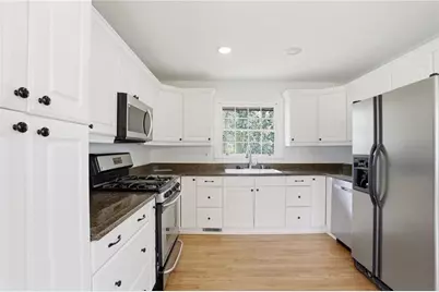 305 Brookwood Drive SW, Marietta, GA 30064 - Photo 7