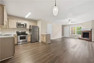 135 Davis Mill Ct, Lawrenceville, GA 30044 - Photo 5