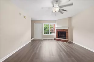 135 Davis Mill Ct, Lawrenceville, GA 30044 - Photo 3