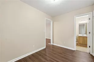 135 Davis Mill Ct, Lawrenceville, GA 30044 - Photo 9