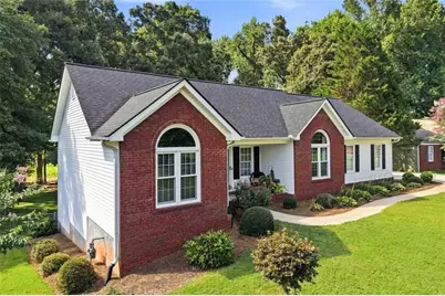 4575 Summerset Drive, Gainesville, GA 30507 - Photo 3