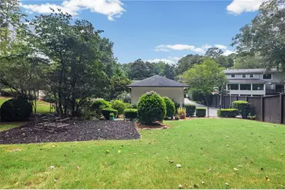 175 Forrest Lake Drive, Sandy Springs, GA 30327 - Photo 37
