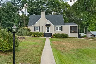 139 Myrtle St, Toccoa, GA 30577 - Photo 3