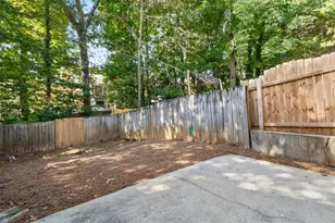 5716 Wells Cir, Stone Mountain, GA 30087 - Photo 17