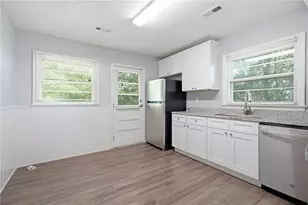 713 Melrose Dr, Forest Park, GA 30297 - Photo 11