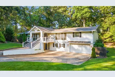530 E Lake Drive, Gainesville, GA 30506 - Photo 1