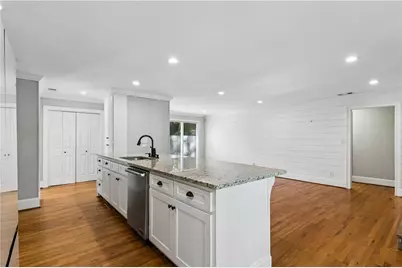 530 E Lake Drive, Gainesville, GA 30506 - Photo 7