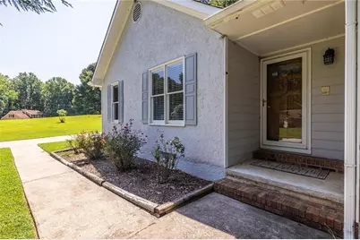 215 Valley Brook Trail, Jonesboro, GA 30238 - Photo 3