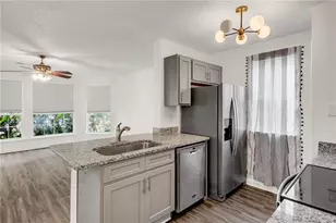 1004 Sandy Ln Dr, Alpharetta, GA 30022 - Photo 9