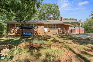 25 Dubignon Dr, Toccoa, GA 30577 - Photo 1