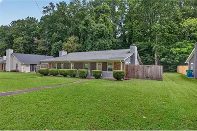 2141 Valley Oaks Drive SE, Smyrna, GA 30080 - Photo 3