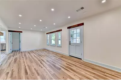 107 Lakeshore Circle, Braselton, GA 30517 - Photo 9