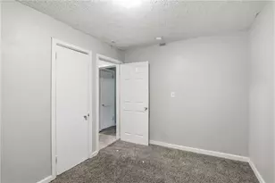 1800 Oakmont Dr NW, Atlanta, GA 30314 - Photo 15