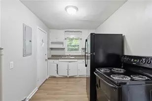 1800 Oakmont Dr NW, Atlanta, GA 30314 - Photo 11