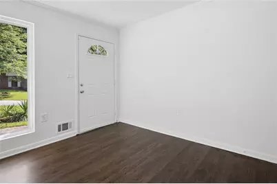 5726 Southwick Court SW, Atlanta, GA 30349 - Photo 5