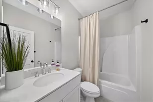 1951 Drew Dr NW, Atlanta, GA 30318 - Photo 17