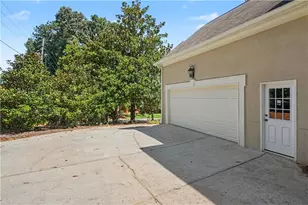 4315 Rosemont Dr, Douglasville, GA 30135 - Photo 3