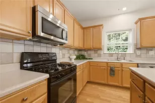 3211 Seneca Farm Ln, Buford, GA 30519 - Photo 11