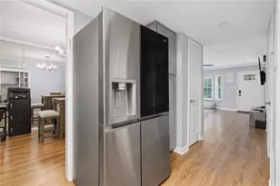 655 Anderson Walk, Marietta, GA 30062 - Photo 3