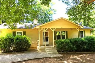 208 Lakeview Dr, Stockbridge, GA 30281 - Photo 1