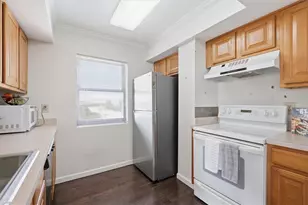 795 Hammond Dr, Atlanta, GA 30328 - Photo 9